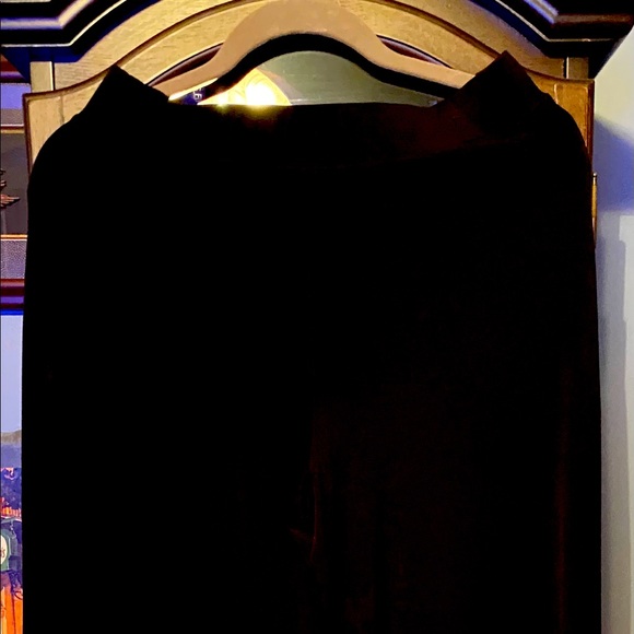 Wide Legged Capri Pants - Picture 1 of 3